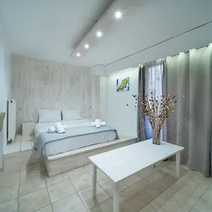  Apartment Center By Cretan Greece