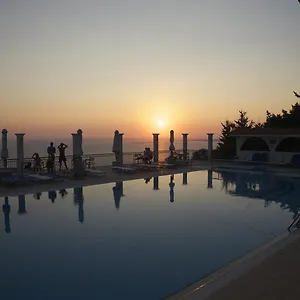 Mouikis Sun Village Aparthotel